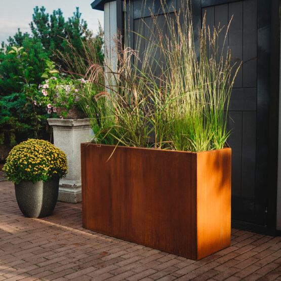 Petteri Wiimaa corten plantekrukke Lilly Modular